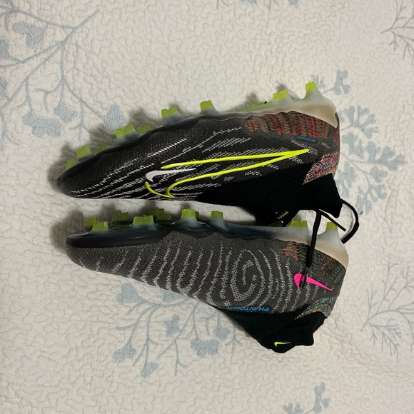 Cleats Nike phantom super hard to find - Picture 7 of 11